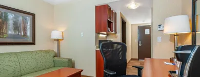 Business 15 image HOLIDAY INN EXPRESS & SUITES CLARINGTON - BOWMANVILLE Wedding Venues in Bowmanville ON