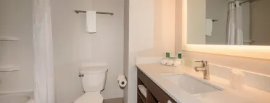 Entreprises 13 image HOLIDAY INN EXPRESS & SUITES VICTORIA - COLWOOD Wedding Venues dans Colwood BC