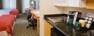 Entreprises 21 image HOLIDAY INN & SUITES NORTH VANCOUVER Wedding Venues dans North Vancouver BC