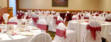 Entreprises 22 image HOLIDAY INN & SUITES NORTH VANCOUVER Wedding Venues dans North Vancouver BC