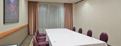 Entreprises 1 image HOLIDAY INN & SUITES NORTH VANCOUVER Wedding Venues dans North Vancouver BC