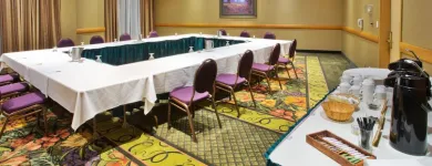 Entreprises 27 image HOLIDAY INN & SUITES NORTH VANCOUVER Wedding Venues dans North Vancouver BC