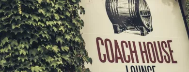 Entreprises 28 image HOLIDAY INN & SUITES NORTH VANCOUVER Wedding Venues dans North Vancouver BC