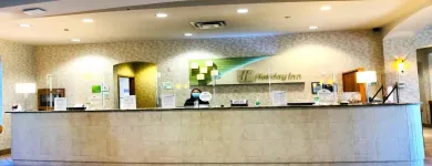 Entreprises 33 image HOLIDAY INN & SUITES NORTH VANCOUVER Wedding Venues dans North Vancouver BC