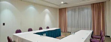 Entreprises 35 image HOLIDAY INN & SUITES NORTH VANCOUVER Wedding Venues dans North Vancouver BC