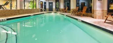 Entreprises 38 image HOLIDAY INN & SUITES NORTH VANCOUVER Wedding Venues dans North Vancouver BC