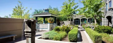 Entreprises 43 image HOLIDAY INN & SUITES NORTH VANCOUVER Wedding Venues dans North Vancouver BC