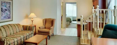 Entreprises 15 image HOLIDAY INN & SUITES OAKVILLE @ BRONTE Wedding Venues dans Oakville ON