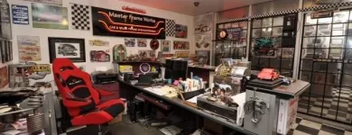 Business 3 image MASTER FRAMEWORKS LTD Car Body Repairs in Kelowna BC