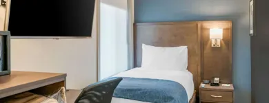 Business 29 image QUALITY INN CENTRE-VILLE travel & tourism in Montréal QC