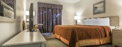 Business 10 image QUALITY SUITES travel & tourism in Laval QC