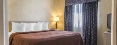 Business 14 image QUALITY SUITES travel & tourism in Laval QC