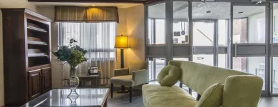 Business 15 image QUALITY SUITES travel & tourism in Laval QC