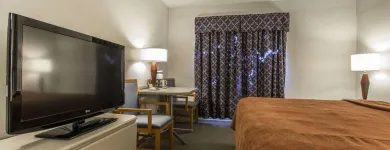 Business 19 image QUALITY SUITES travel & tourism in Laval QC
