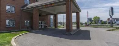 Business 26 image QUALITY SUITES travel & tourism in Laval QC