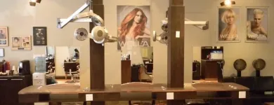 Entreprises 1 image SALON GABOA INTERNATIONAL INC Hair Salons dans Woodbridge ON