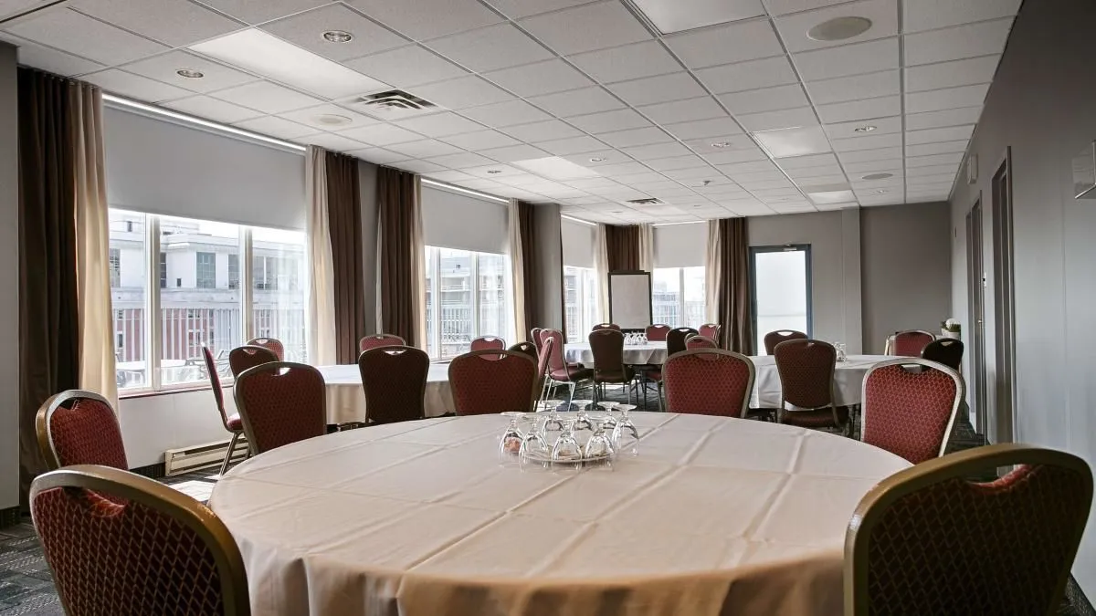 Business 7 image BEST WESTERN PLUS OTTAWA DOWNTOWN SUITES