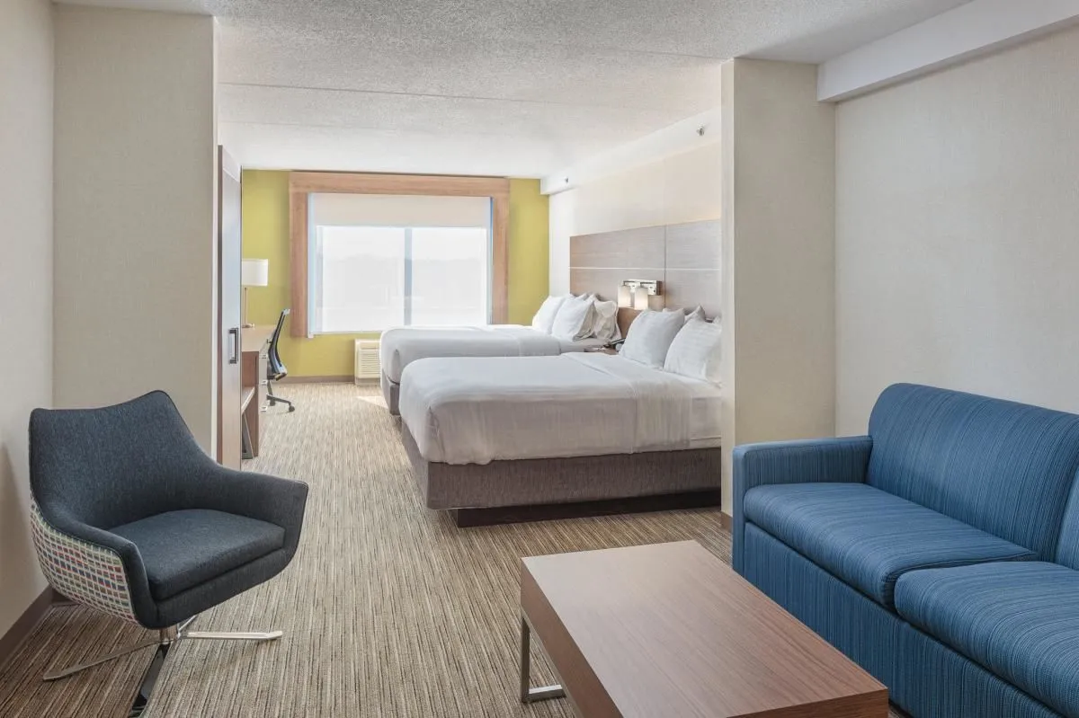 Business 15 image HOLIDAY INN EXPRESS & SUITES BELLEVILLE
