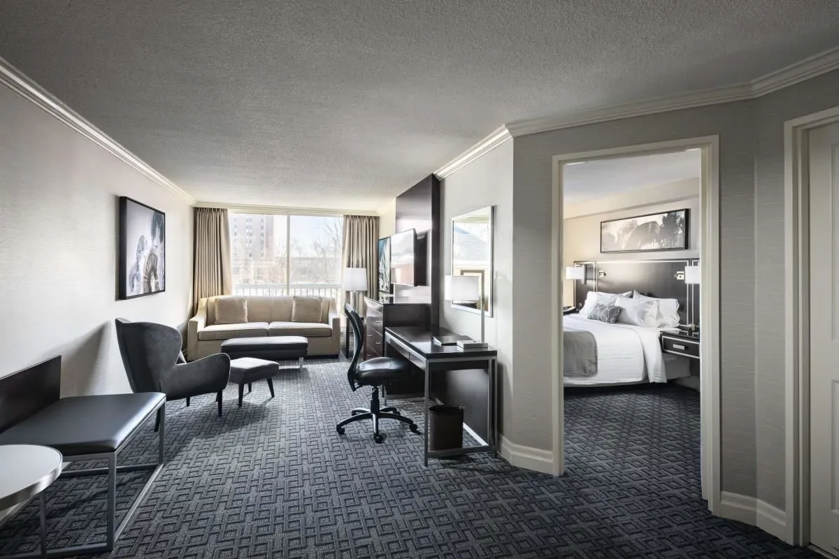 Business 6 image BEST WESTERN PLUS OTTAWA DOWNTOWN SUITES