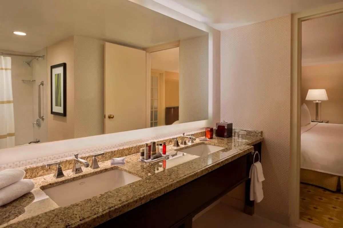 Business 17 image TORONTO AIRPORT MARRIOTT HOTEL