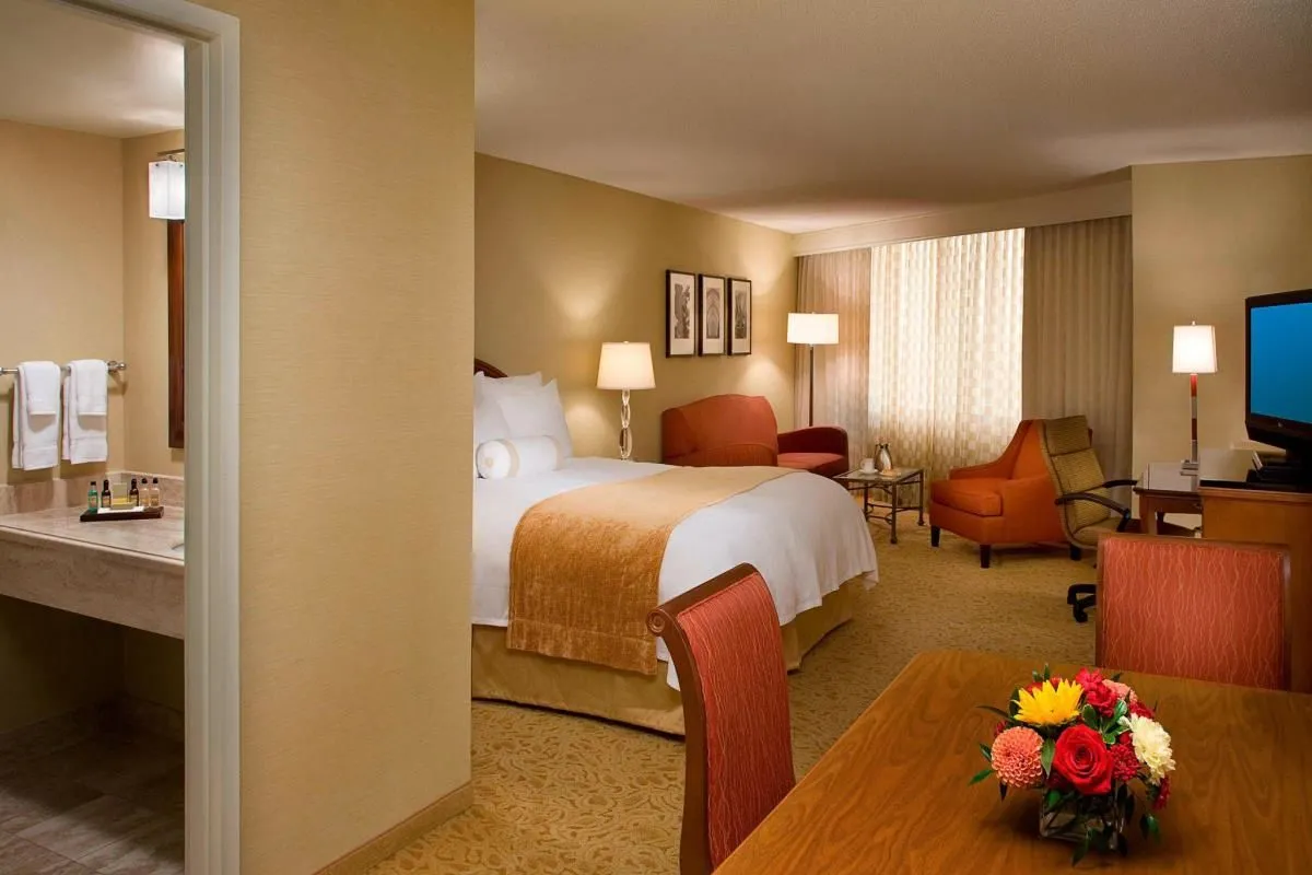 Business 25 image TORONTO AIRPORT MARRIOTT HOTEL