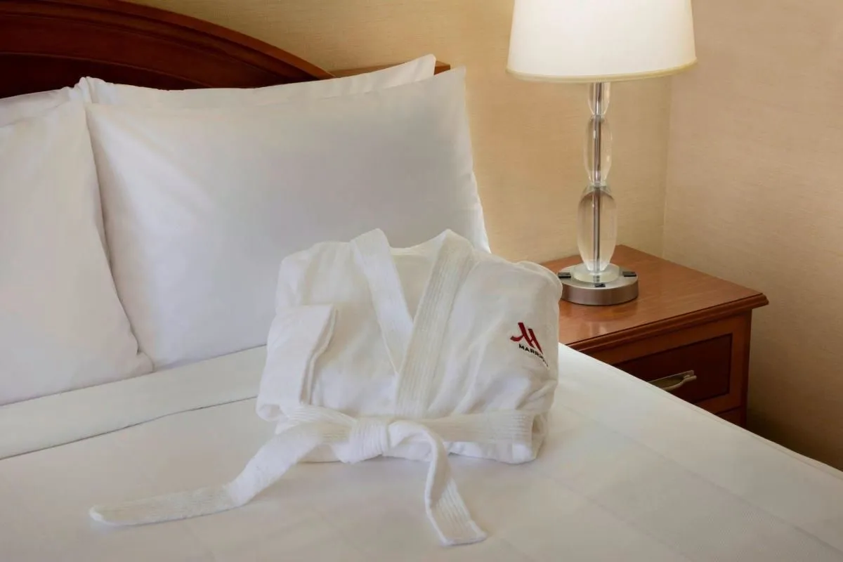 Business 28 image TORONTO AIRPORT MARRIOTT HOTEL
