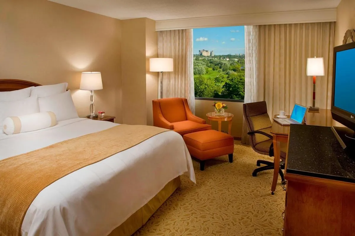 Business 32 image TORONTO AIRPORT MARRIOTT HOTEL