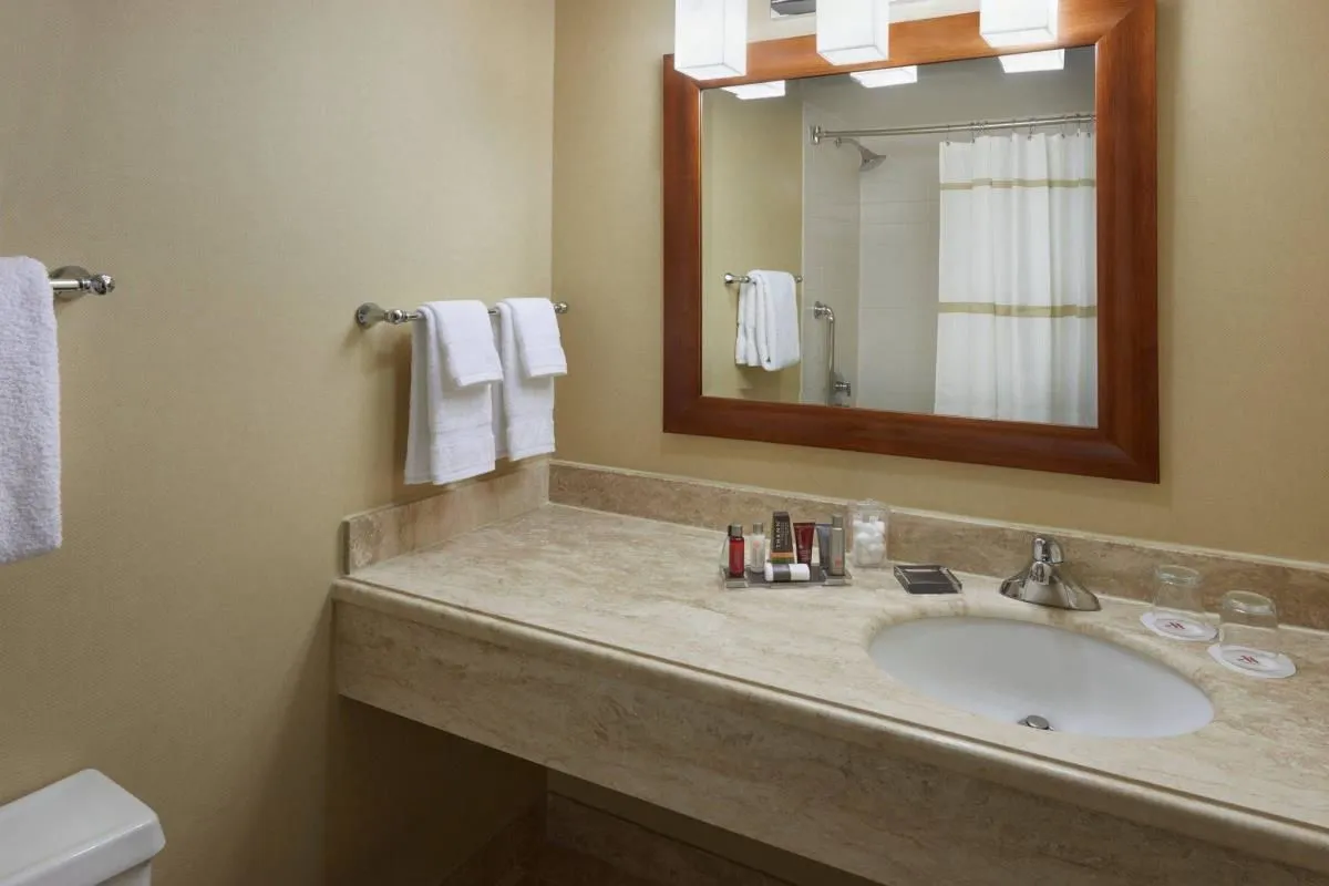 Business 33 image TORONTO AIRPORT MARRIOTT HOTEL
