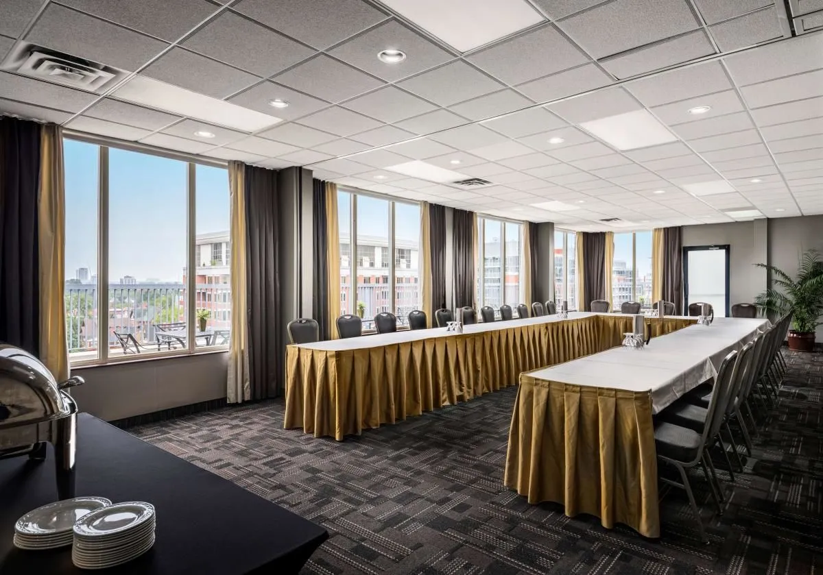 Business 14 image BEST WESTERN PLUS OTTAWA DOWNTOWN SUITES