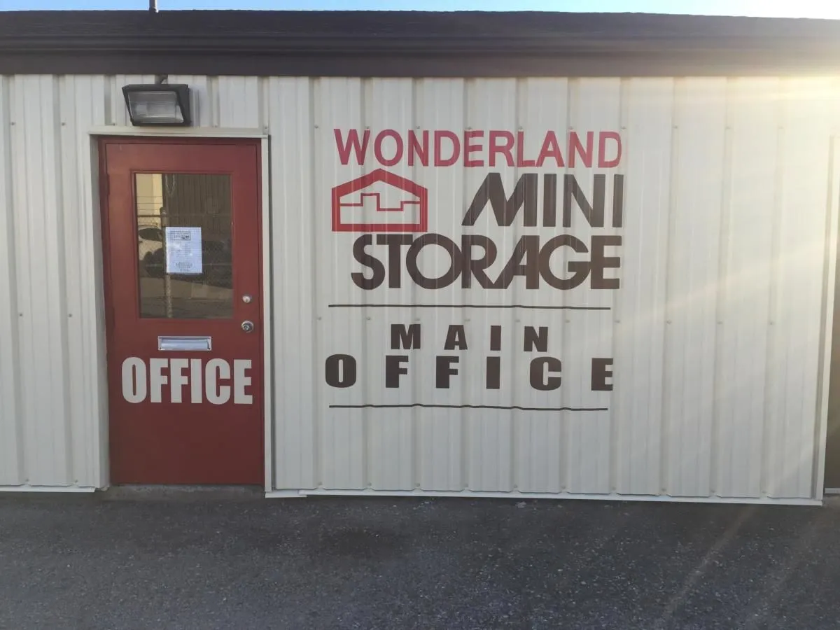 Business 2 image WONDERLAND MINI STORAGE