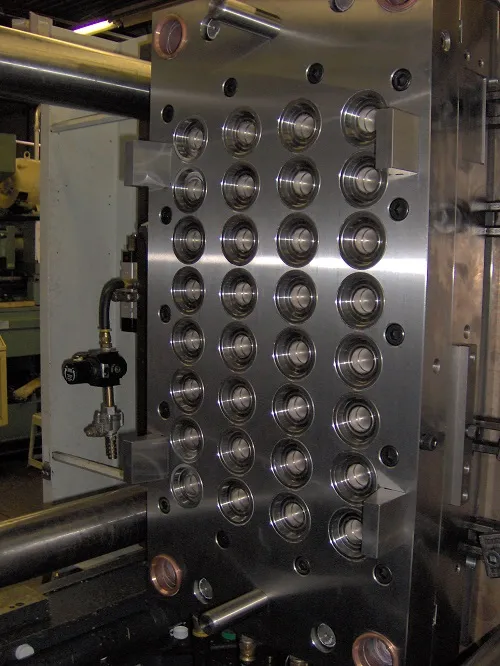 Entreprises 6 image DELMO MOLD INC.