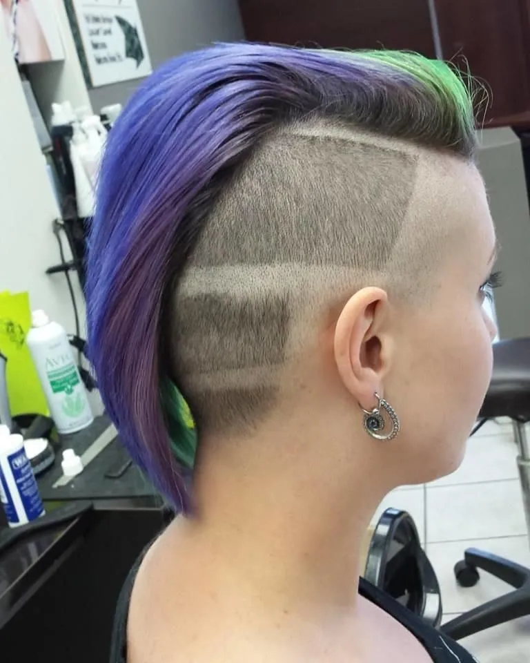 Business 11 image SALON DEBUT