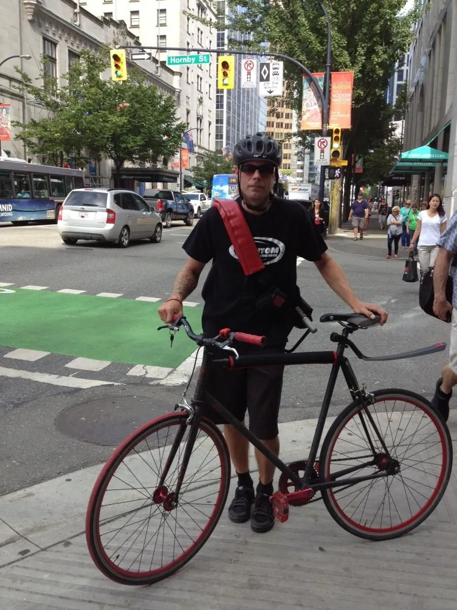 Business 5 image PHANTOM COURIERS