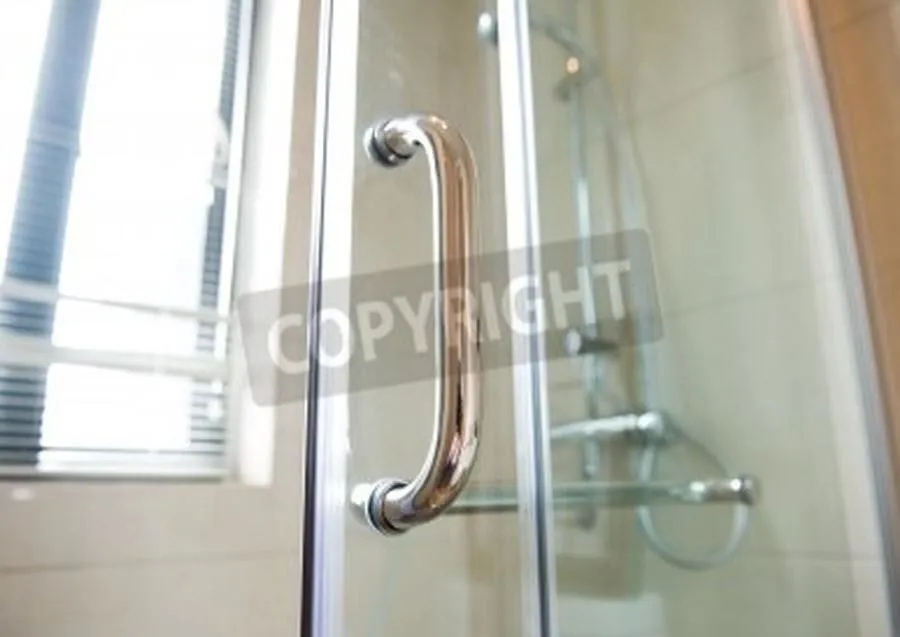 Business 3 image SUPREME GLASS & SHOWER DOORS LTD